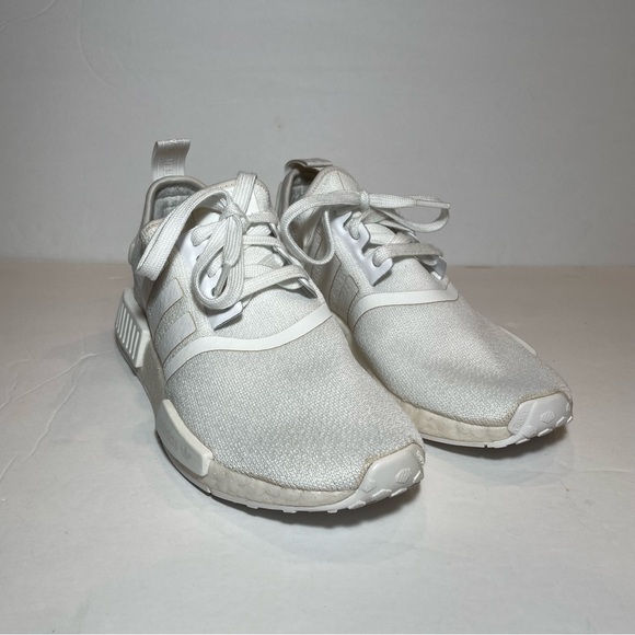 ADIDAS FW6444 TRIPLE WHITE NMD R1 J SNEAKER SIZE‎ US 6Y 7.5 Women Pre Owned - Picture 1 of 11